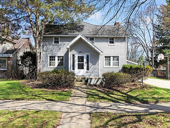 3rd image of 804 Woodworth Ave