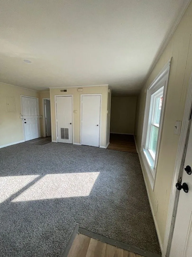 101 N Clay St — Photo 4