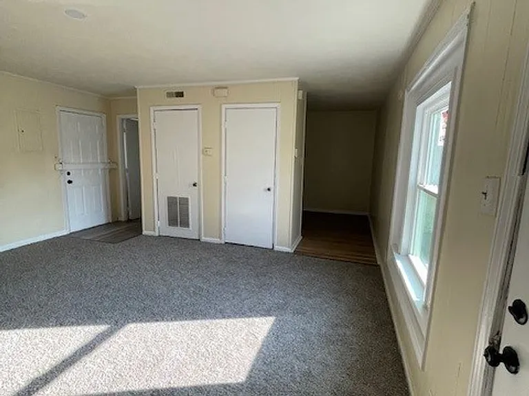 101 N Clay St — Photo 4