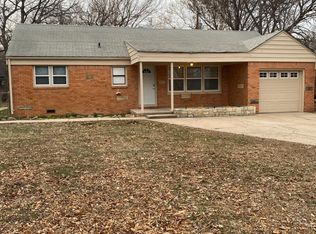 2863 S Washington Ave, Wichita, KS 67216