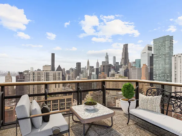 418 East 59th Street PHB image 15 of 16