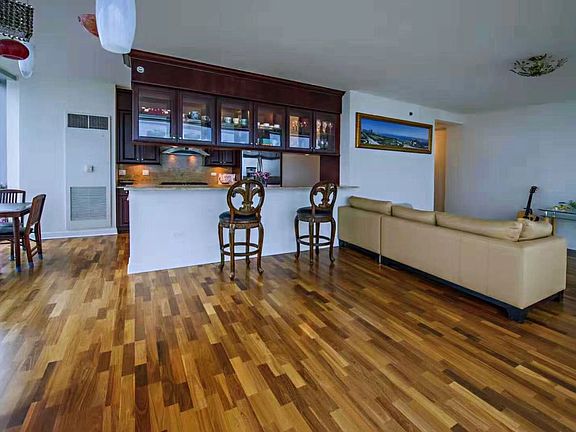 5th image of 1211 S Prairie Ave APT 4203