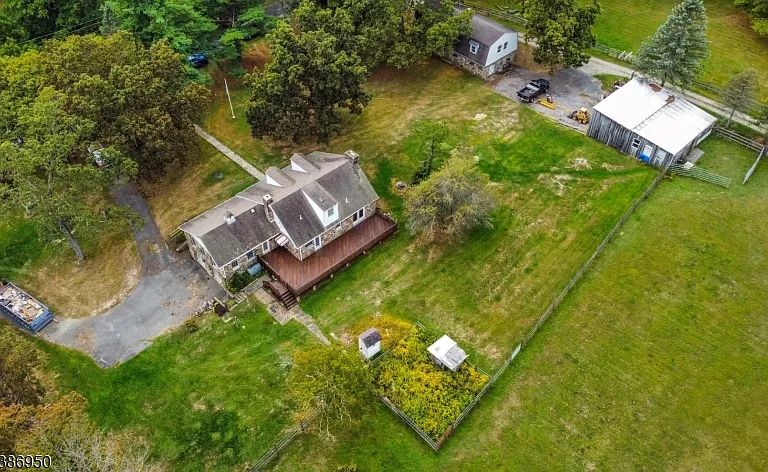 87 Glen Rd — Photo 40
