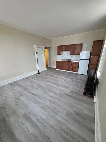 2525 Peach St #8 — Photo 3