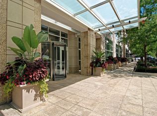 250 E Pearson St APT 901, Chicago, IL 60611