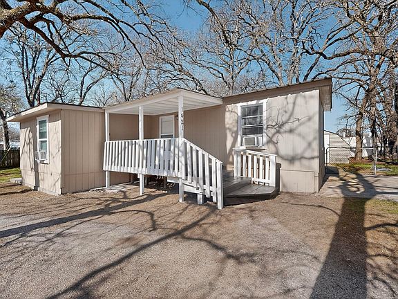 5th image of 1421 Whippoorwill Way