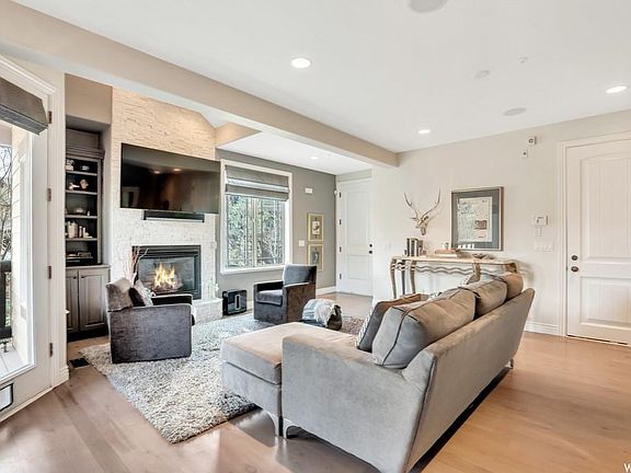 3rd image of 3026 W Canyon Links Dr