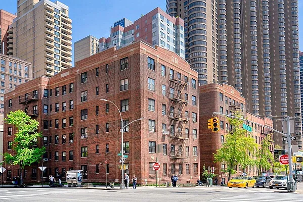 Rented by Taylor Made Brokerage, Inc | media 9