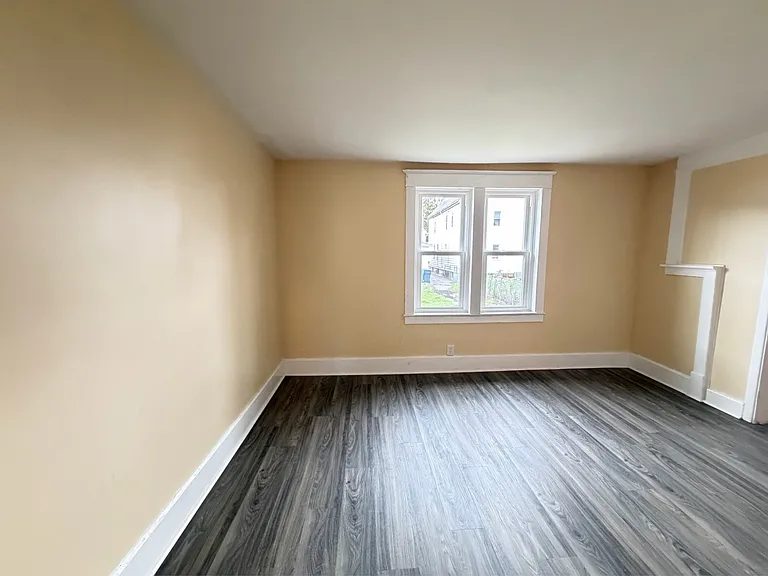125 Edison Ave — Photo 18