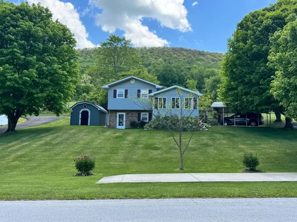 392 Chapelview St, Bluefield, WV 24701