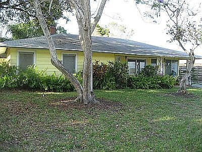 3rd image of 2765 Ringling Blvd