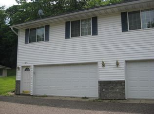 520 Woodridge Ct APT B, Menomonie, WI 54751