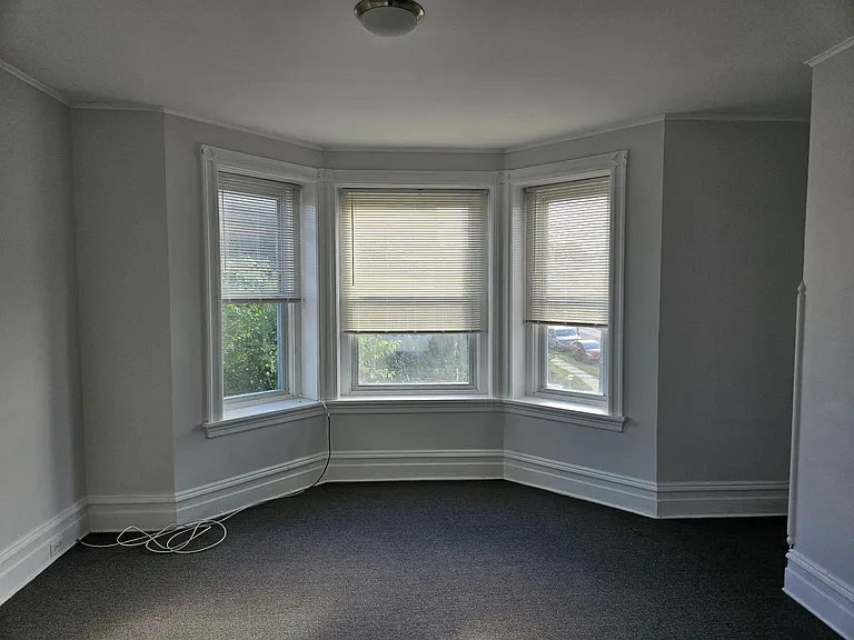 145 E North St — Photo 1