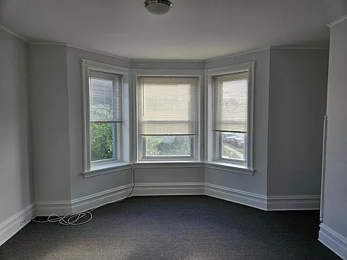 145 E North St Photo 1