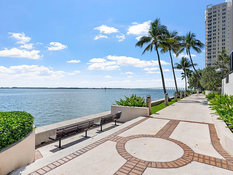 520 Brickell Key Dr #A200 — Photo 33