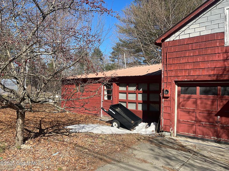 3rd image of 198 Valentine Pond Road