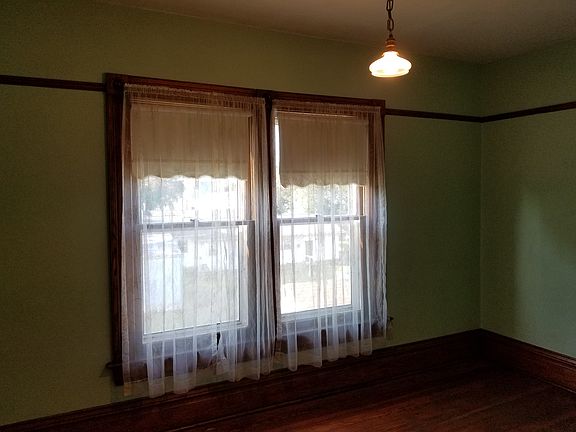 N. bedroom 1 walk-in closet