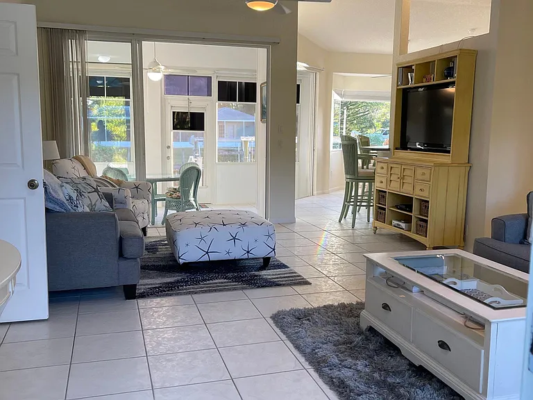9052 Hilolo Ln — Photo 11