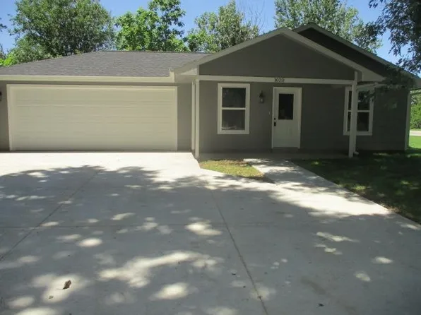 1020 N Walnut St, Abilene, KS 67410