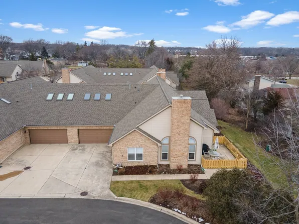 172 Canterbury Ct, Bloomingdale, IL 60108