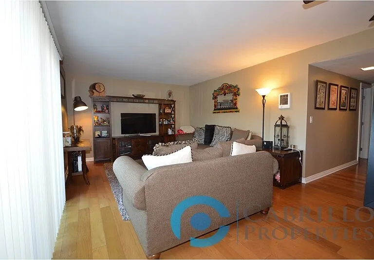 4093 1st Ave #1 — Photo 2