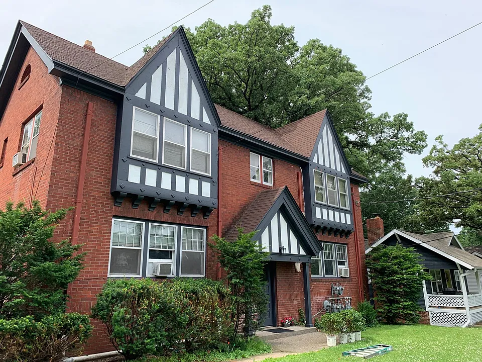 3002 Woodland Ave
