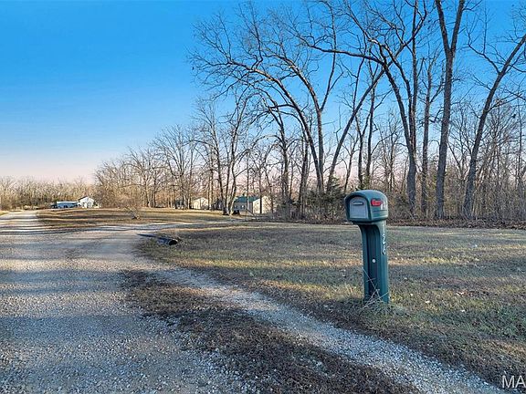2nd image of 126 Breezy Meadow Ln