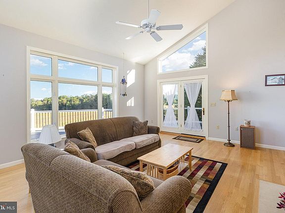 4th image of 1523 Ridge Rd