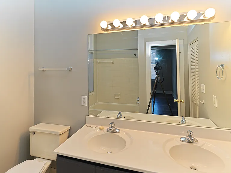 531 W Ormsby Ave #2 — Photo 5