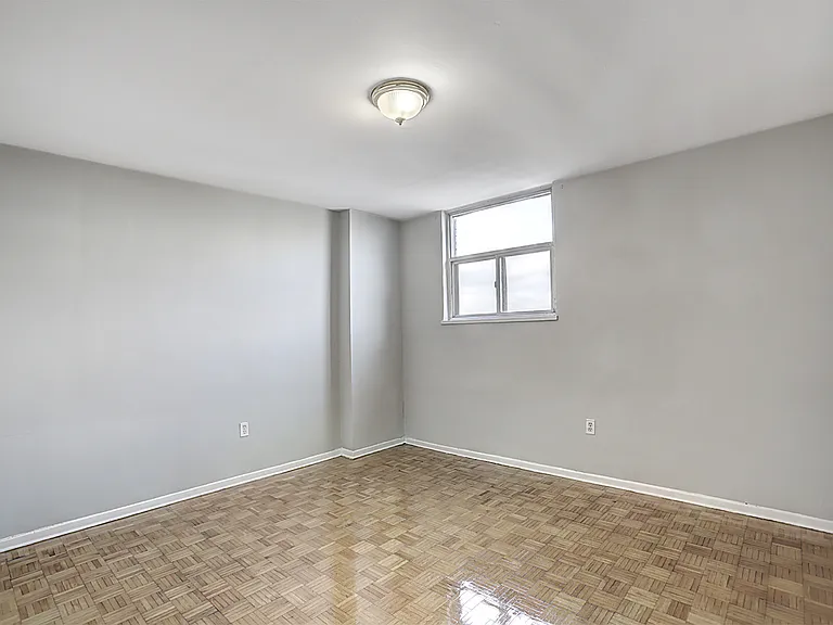 182 Church St E — Photo 5