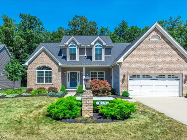 1062 Flint Dr, Vermilion, OH 44089