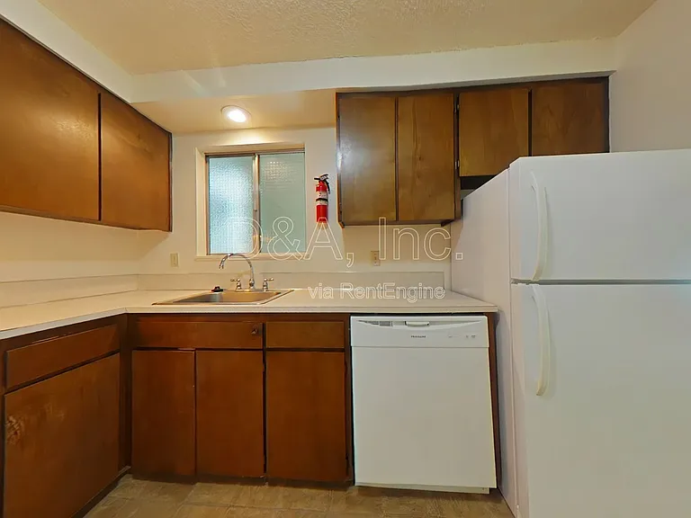 437 NW 11th St #3 — Photo 5