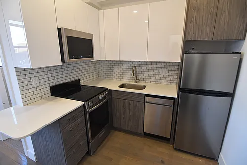 11 Queensberry St #19 Photo 1