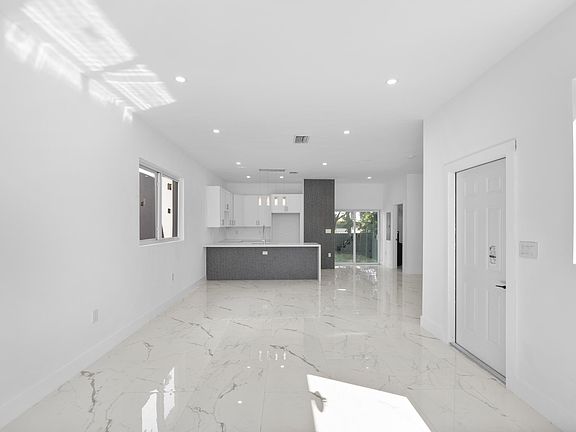 5th image of 530 NW 13th Avenue