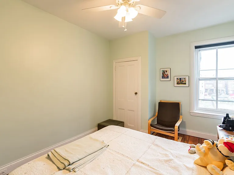 206 S 43rd St — Photo 32