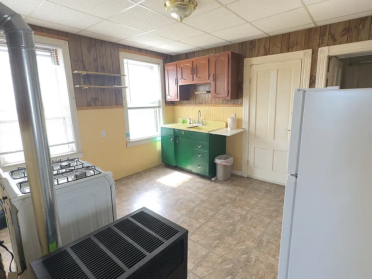 18 Maxwell St #2 — Photo 4