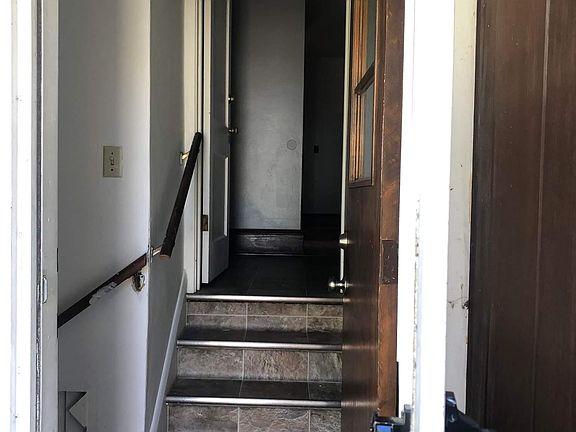 4th image of 1521 1/2 Garfield Ct