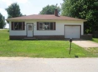 907 Tyler St, Aurora, MO 65605