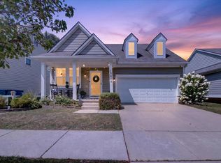 10415 Scarlet Oak Dr, Ypsilanti, MI 48198