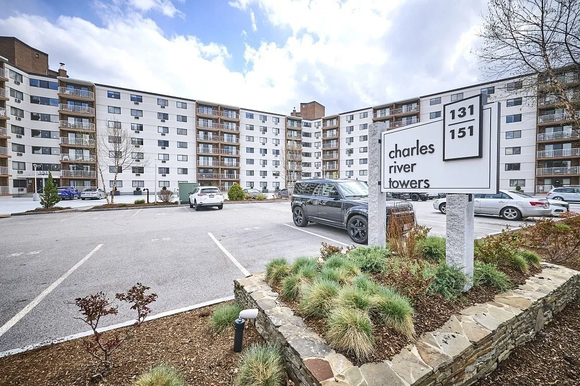 2 bed, 2.0 bath, 1270 sqft, $3,600 — Photo 2