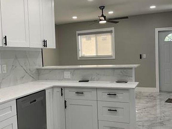2nd image of 5540 Mayo St #5540
