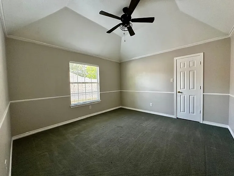 7005 Crenshaw Ln — Photo 6