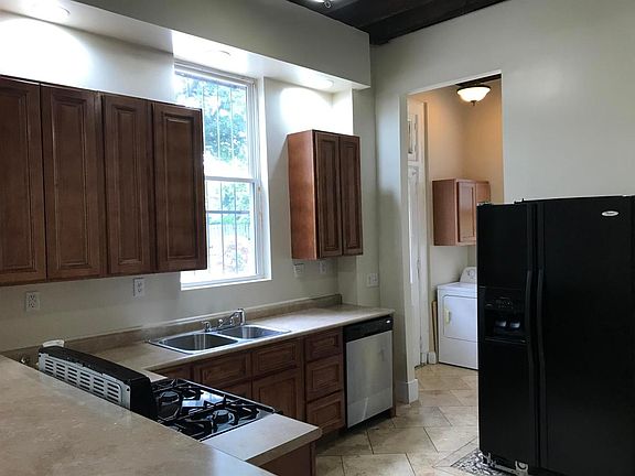 2nd image of 2654 Bellevue Ave #1