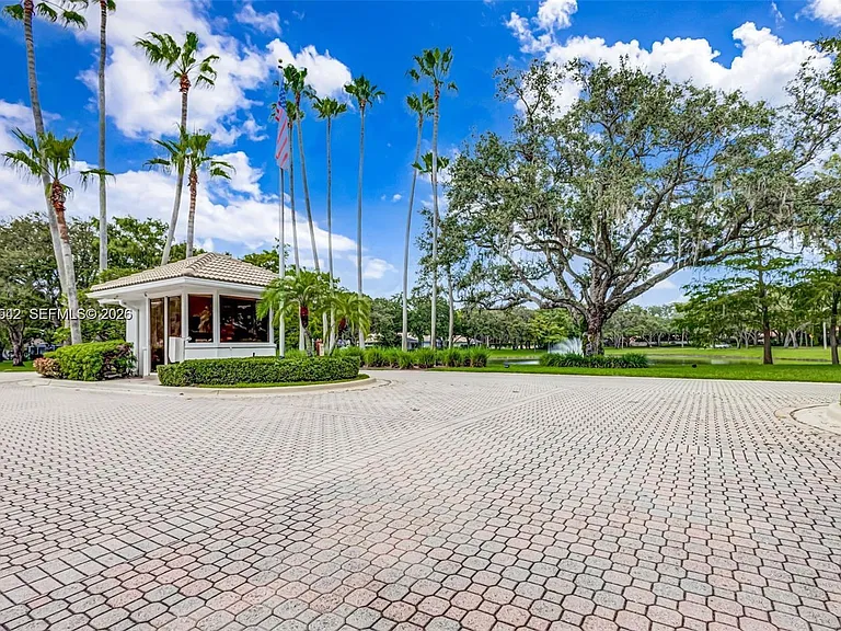 7102 Geminata Oak Ct #7102 — Photo 25