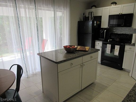 5th image of 821 Lee Ave