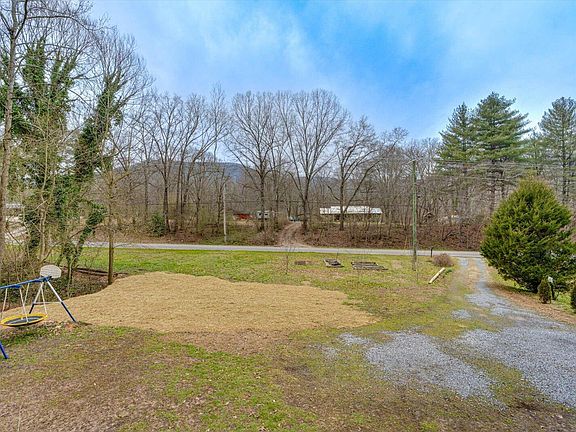 5th image of 2403 Chamberlain Rd