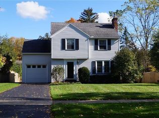 226 Clovercrest Dr, Rochester, NY 14618