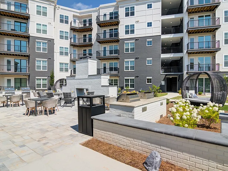 The Collier Sugar Hill Luxury Apartments — Photo 15