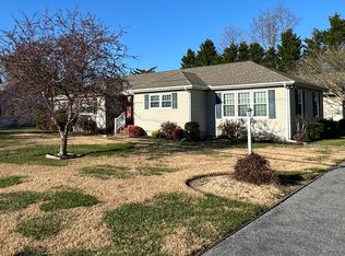 37 Lighthouse Rd, Selbyville, DE 19975