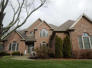 2520 Carr Hill Rd, Columbus, IN 47201